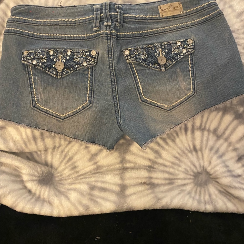 Almost Famous Jean shorts - Picture 2 of 2
